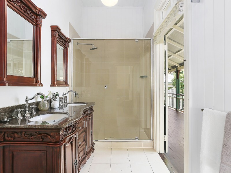 14 Fairley Street, Indooroopilly QLD 4068