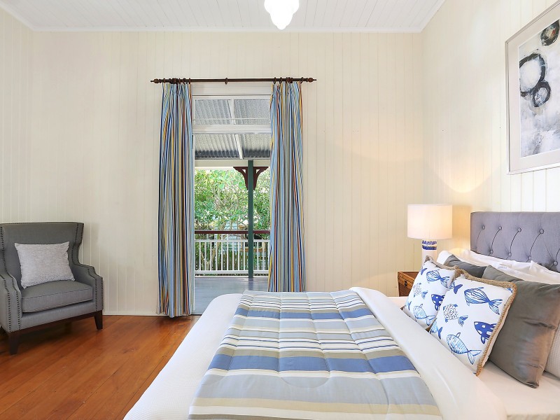 14 Fairley Street, Indooroopilly QLD 4068