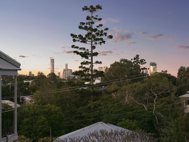 53 Taringa Parade, Indooroopilly QLD 4068