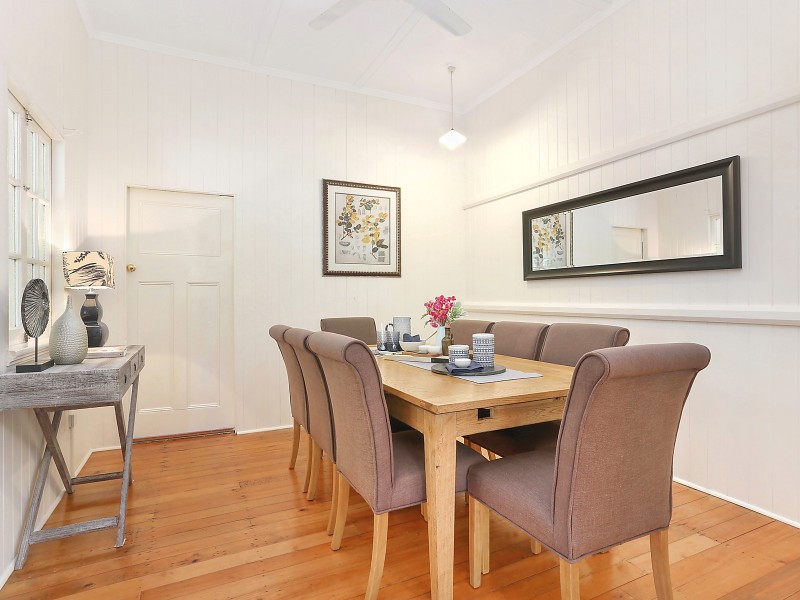 21 Essex Road, Indooroopilly QLD 4068