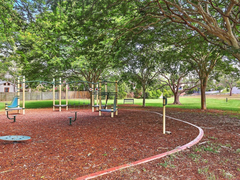 21 Essex Road, Indooroopilly QLD 4068