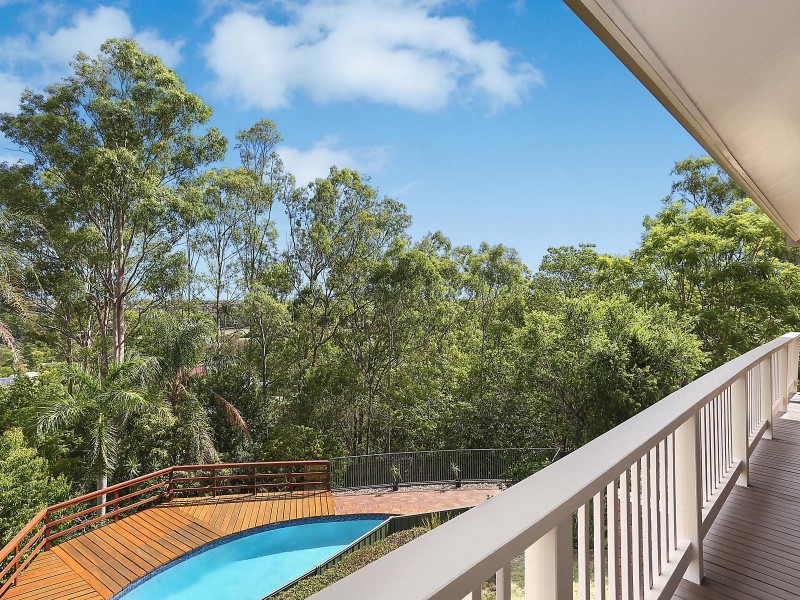 4 Curtin Court, Mount Ommaney QLD 4074
