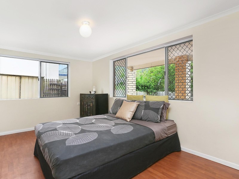 1 Java Close, Jamboree Heights QLD 4074