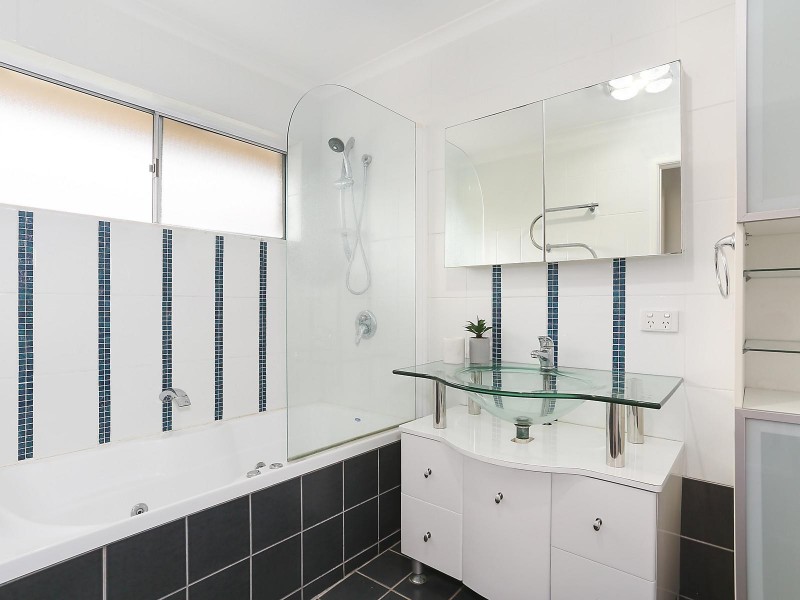 1 Java Close, Jamboree Heights QLD 4074