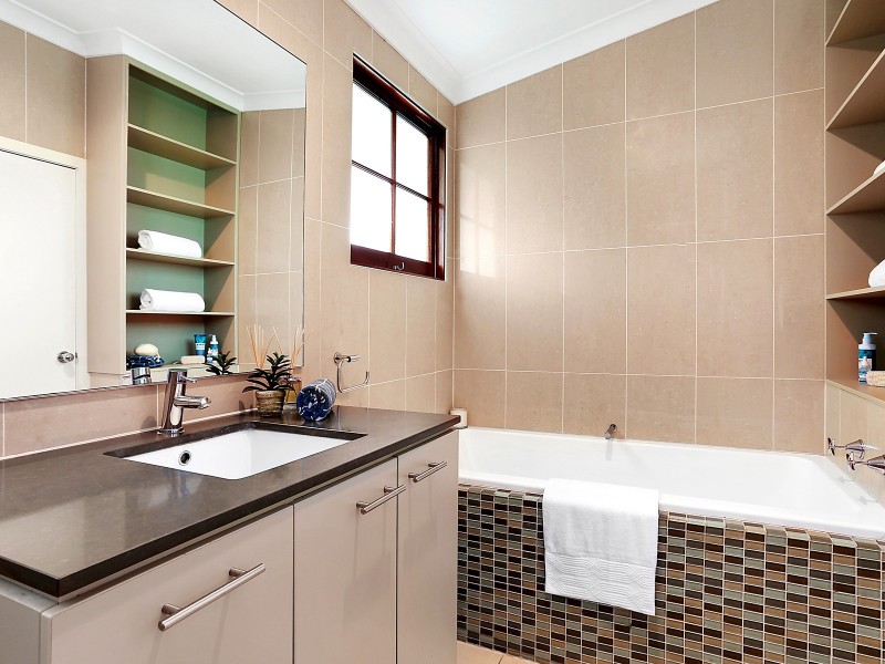 62 Meiers Road, Indooroopilly QLD 4068