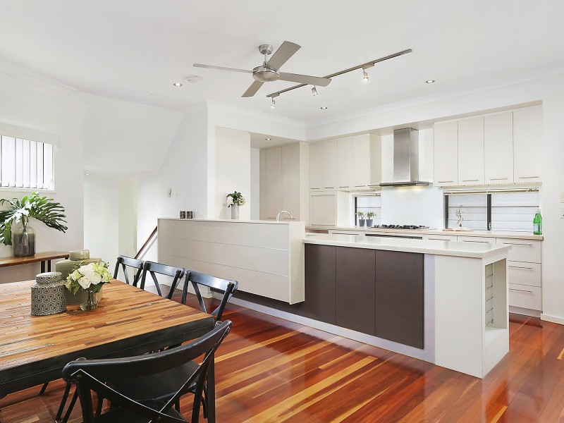 24 Orchard Terrace, St Lucia QLD 4067