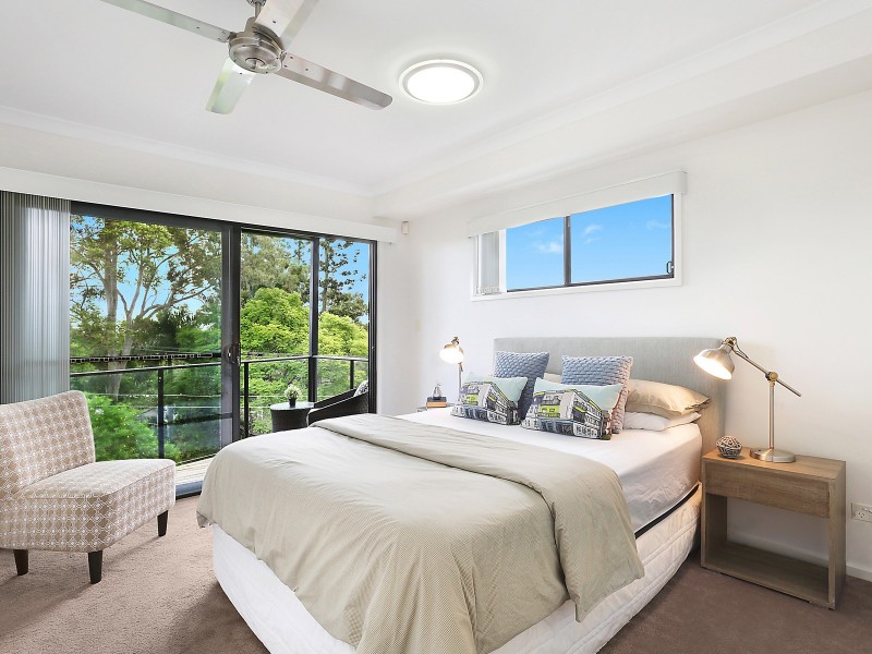 24 Orchard Terrace, St Lucia QLD 4067