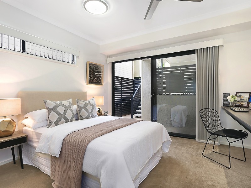 24 Orchard Terrace, St Lucia QLD 4067