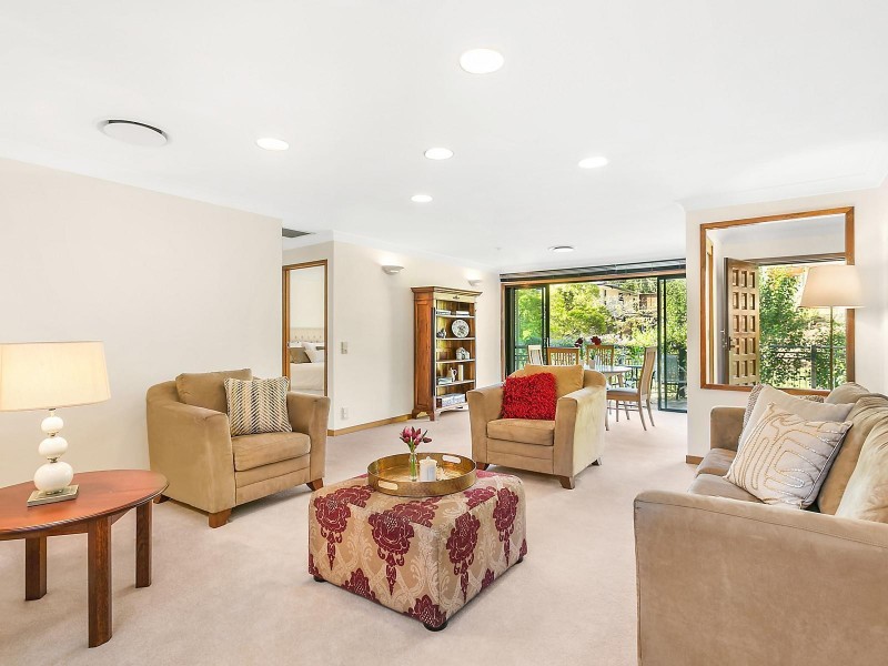 49 Glencairn Avenue, Indooroopilly QLD 4068