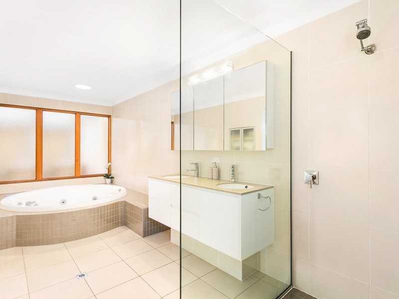 49 Glencairn Avenue, Indooroopilly QLD 4068