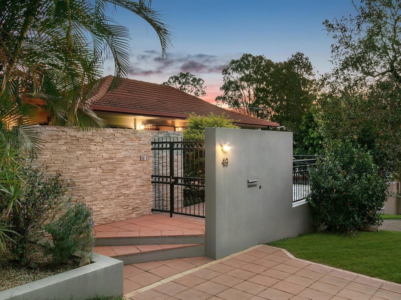 49 Glencairn Avenue, Indooroopilly QLD 4068