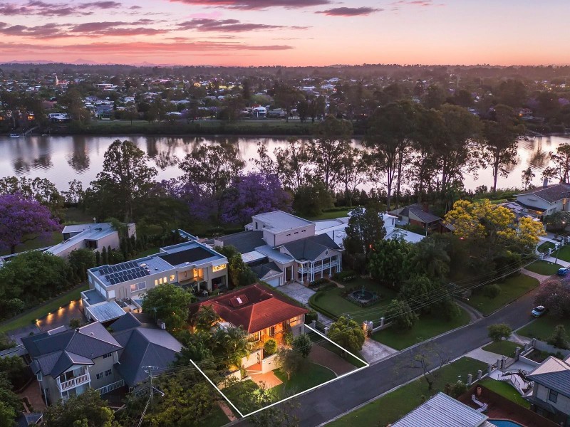 49 Glencairn Avenue, Indooroopilly QLD 4068