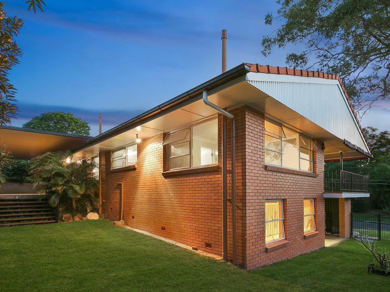 10 Nawarra Street, Indooroopilly QLD 4068