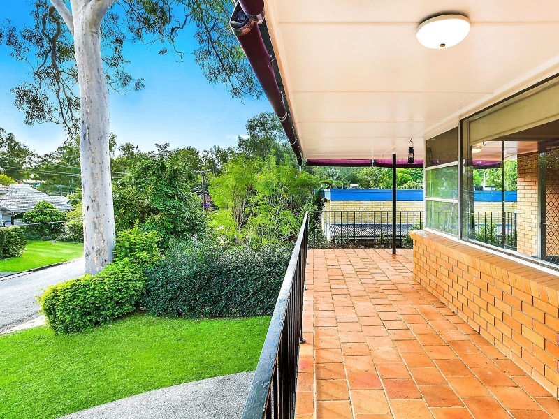 10 Nawarra Street, Indooroopilly QLD 4068