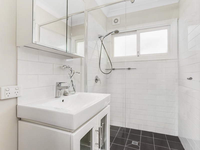 25 Ruskin Street, Taringa QLD 4068