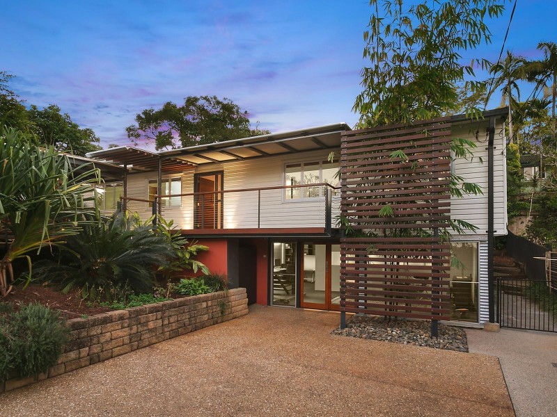 5 Larool Street, Kenmore QLD 4069