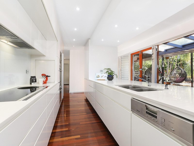 5 Larool Street, Kenmore QLD 4069