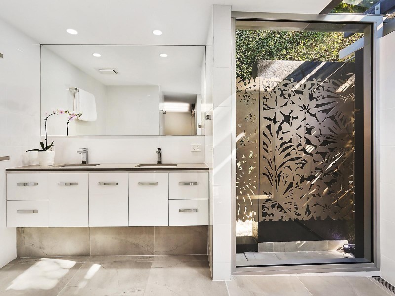 5 Larool Street, Kenmore QLD 4069