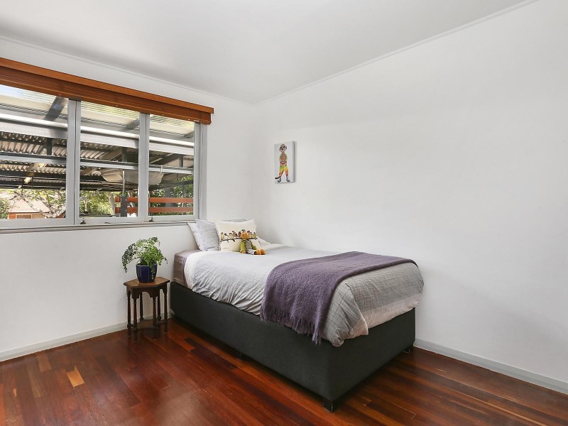 5 Larool Street, Kenmore QLD 4069