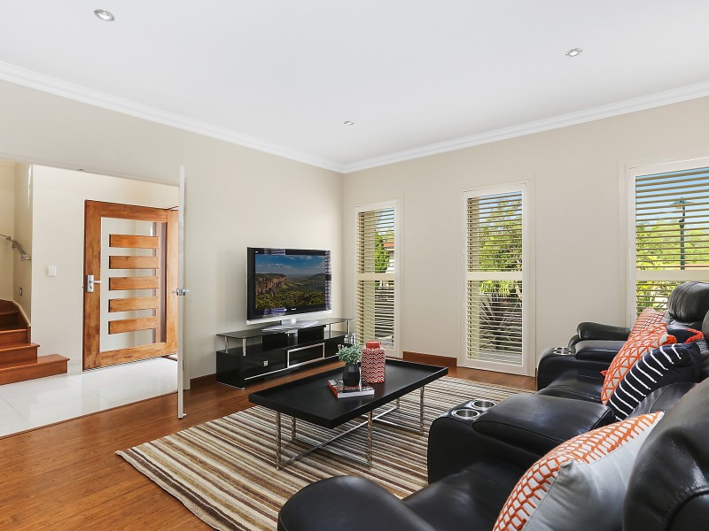 50 Mozart Place, Mount Ommaney QLD 4074