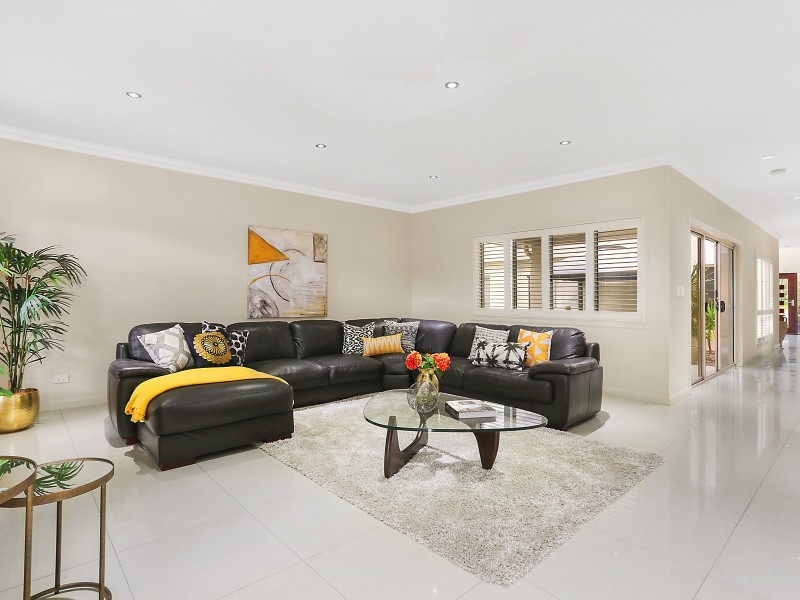 50 Mozart Place, Mount Ommaney QLD 4074