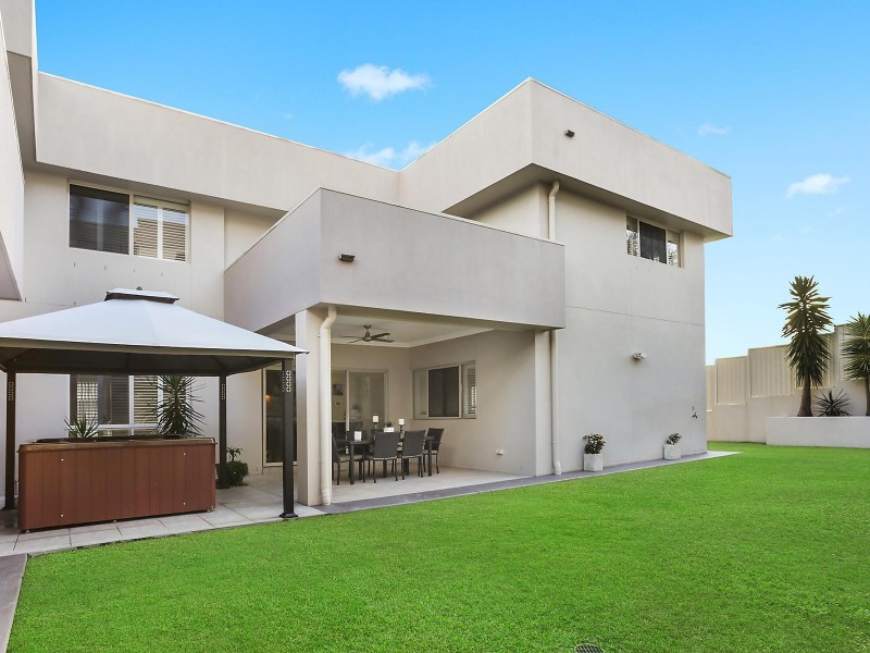 50 Mozart Place, Mount Ommaney QLD 4074