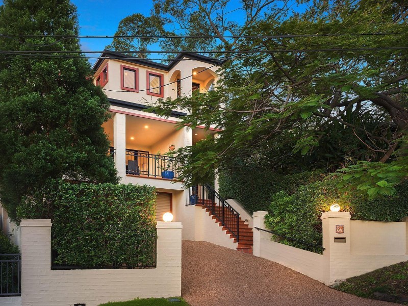 84 Orchard Terrace, St Lucia QLD 4067