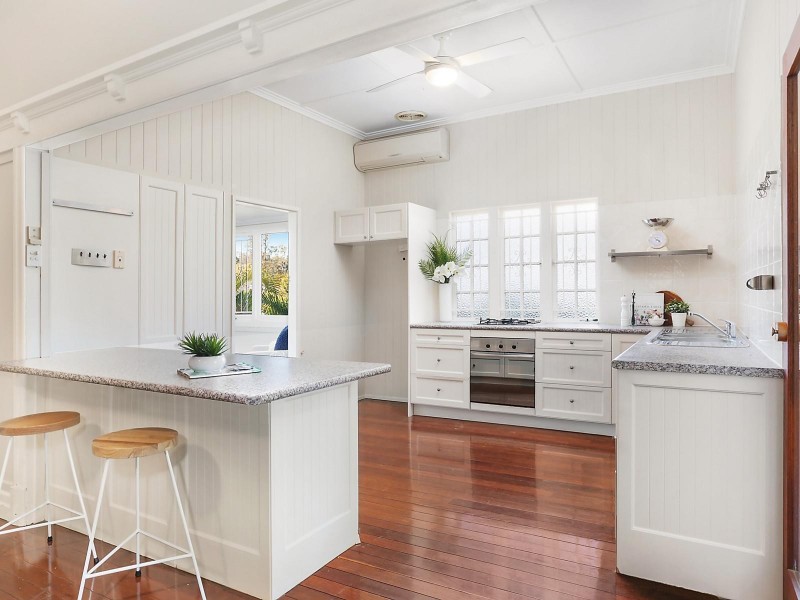 22 Brown Street, Bardon QLD 4065