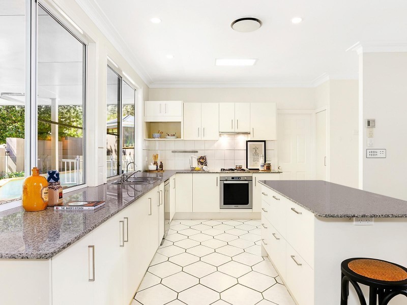 51 Glencairn Avenue, Indooroopilly QLD 4068