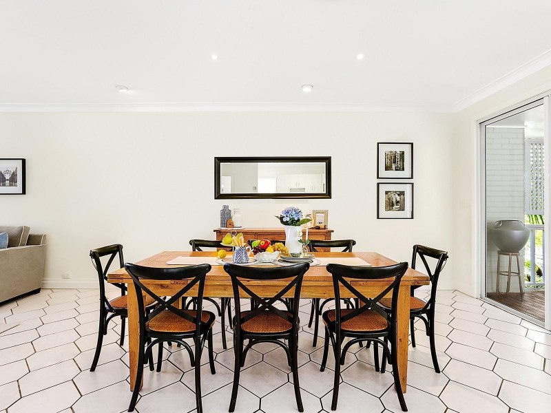 51 Glencairn Avenue, Indooroopilly QLD 4068