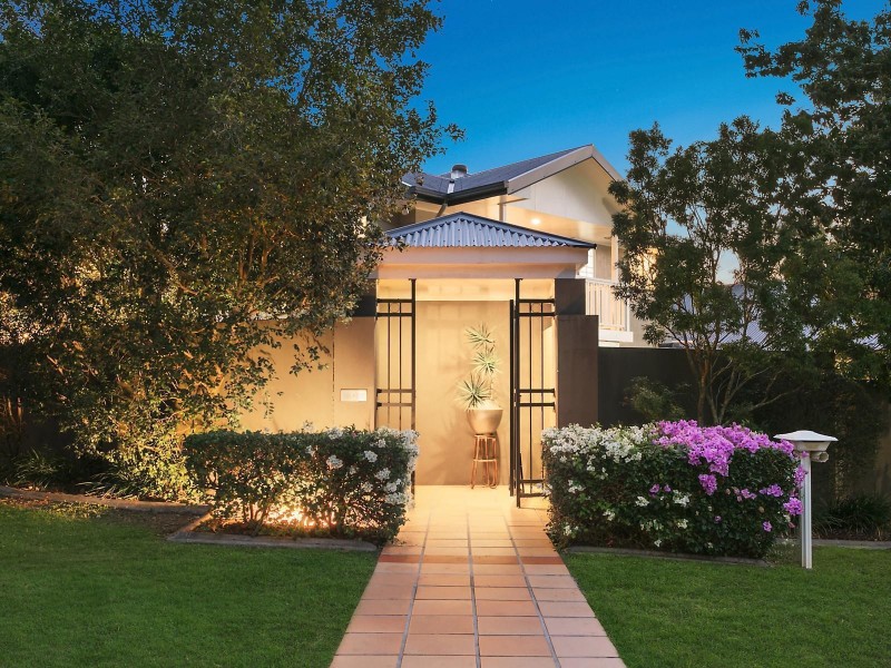 51 Glencairn Avenue, Indooroopilly QLD 4068