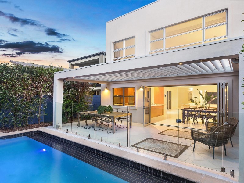 15 Durham Street, Southport QLD 4215