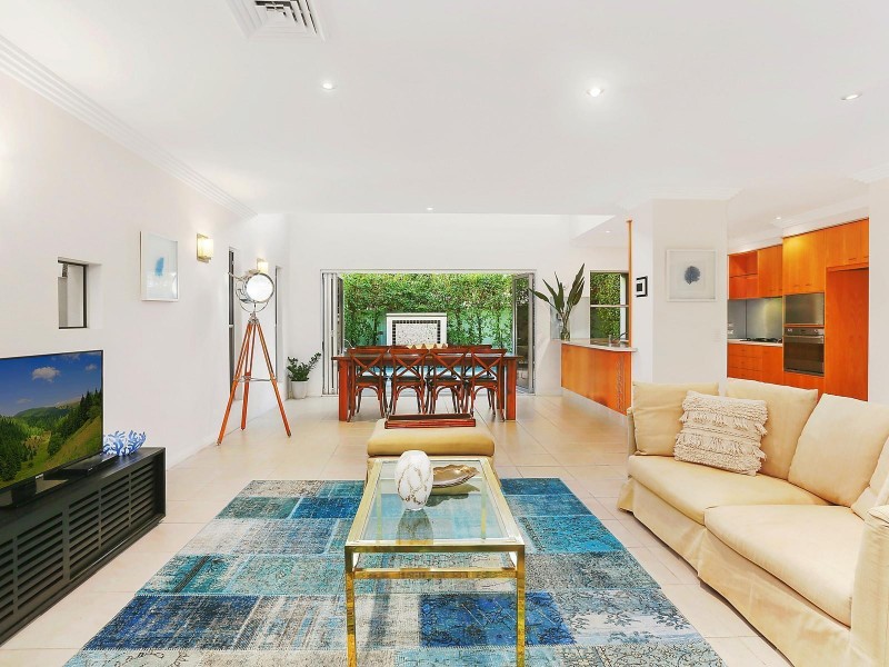 15 Durham Street, Southport QLD 4215