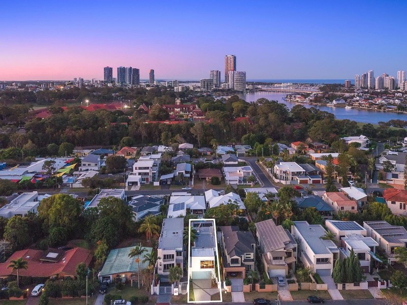 15 Durham Street, Southport QLD 4215