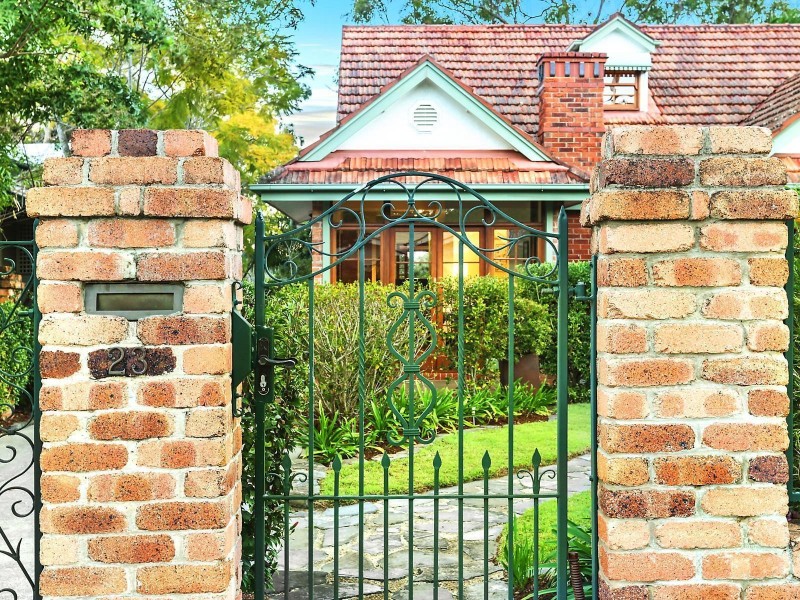 23 Goldieslie Road, Indooroopilly QLD 4068