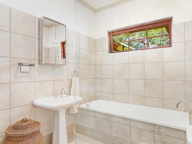 23 Goldieslie Road, Indooroopilly QLD 4068