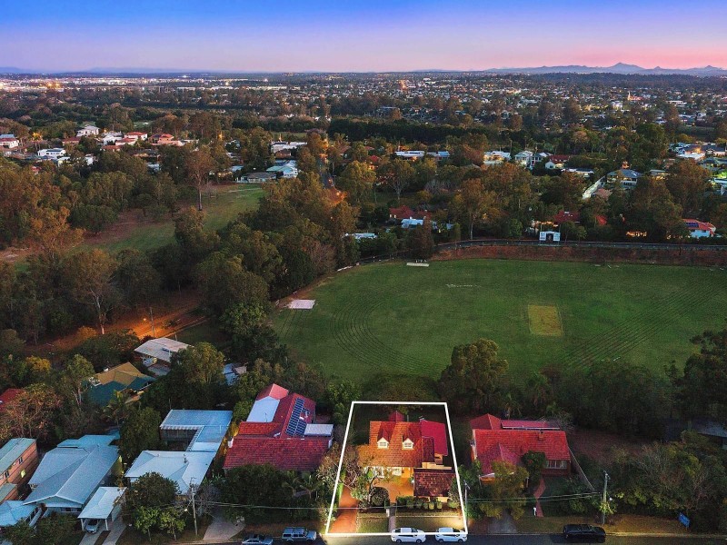 28 Lohe Street, Indooroopilly QLD 4068