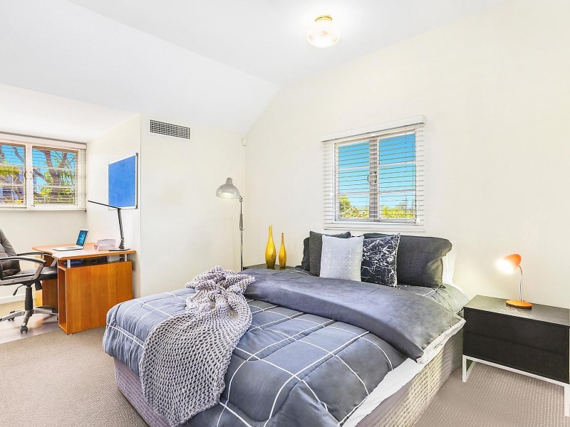 28 Lohe Street, Indooroopilly QLD 4068