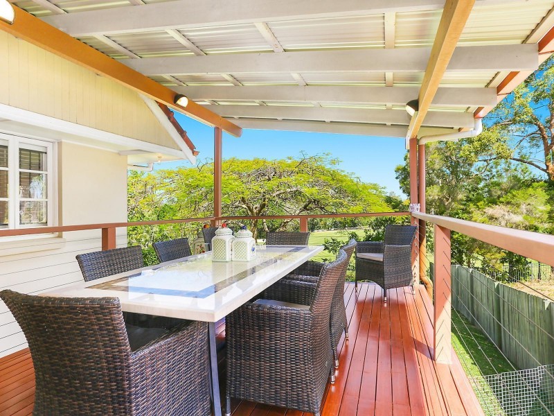 28 Lohe Street, Indooroopilly QLD 4068