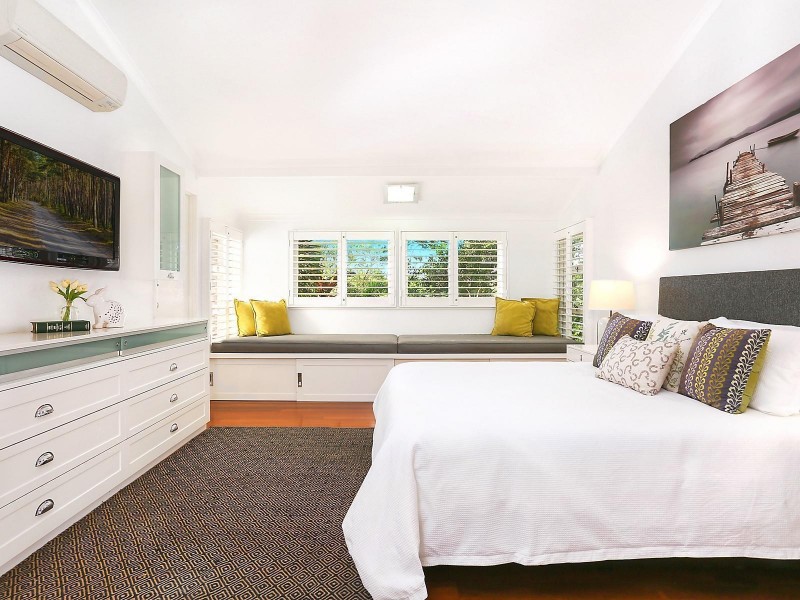 11 Isles Road, Indooroopilly QLD 4068