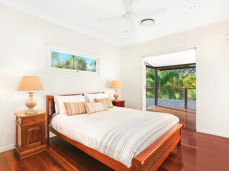 11 Isles Road, Indooroopilly QLD 4068