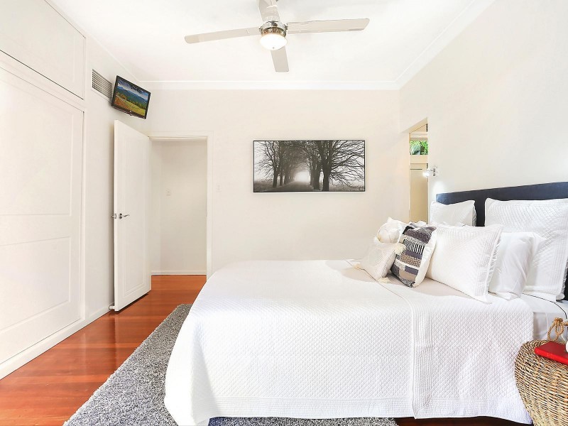 11 Isles Road, Indooroopilly QLD 4068