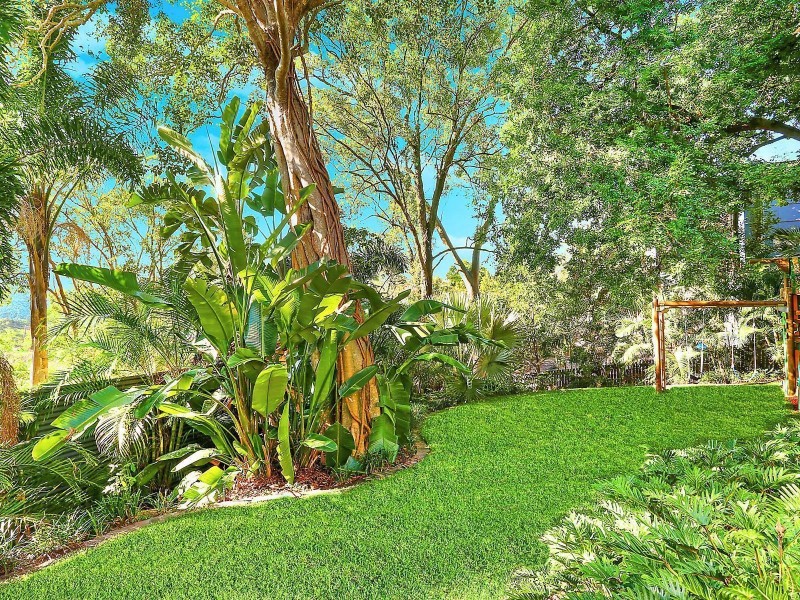 11 Isles Road, Indooroopilly QLD 4068