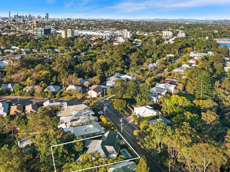 11 Isles Road, Indooroopilly QLD 4068