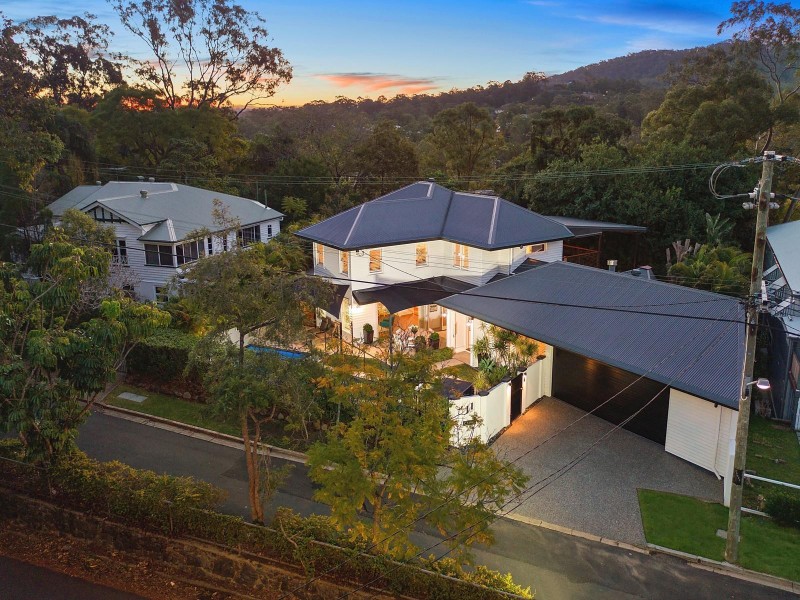 11 Isles Road, Indooroopilly QLD 4068