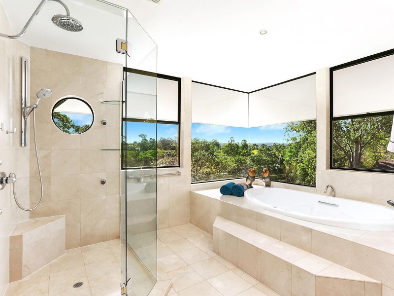 71 Tristania Road, Chapel Hill QLD 4069