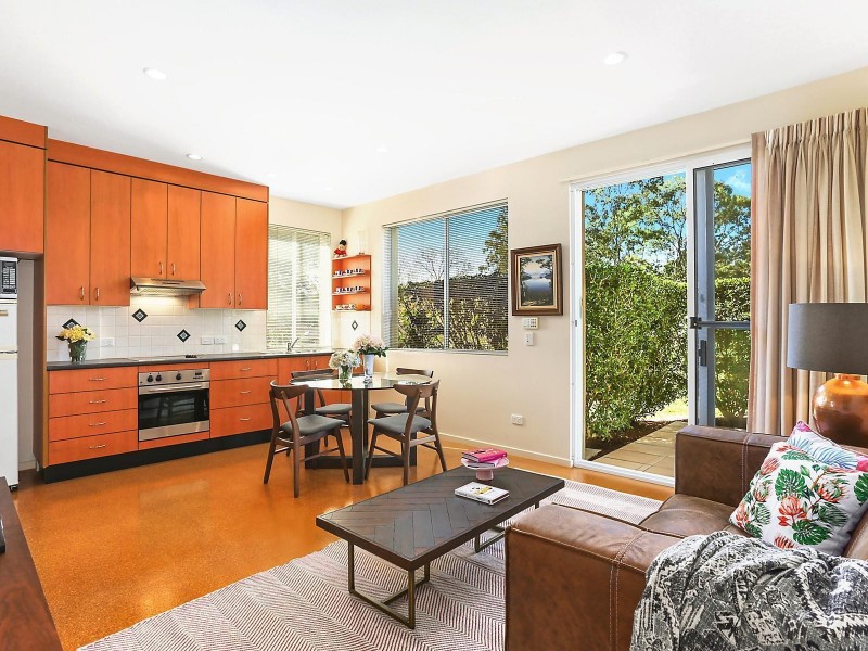 71 Tristania Road, Chapel Hill QLD 4069