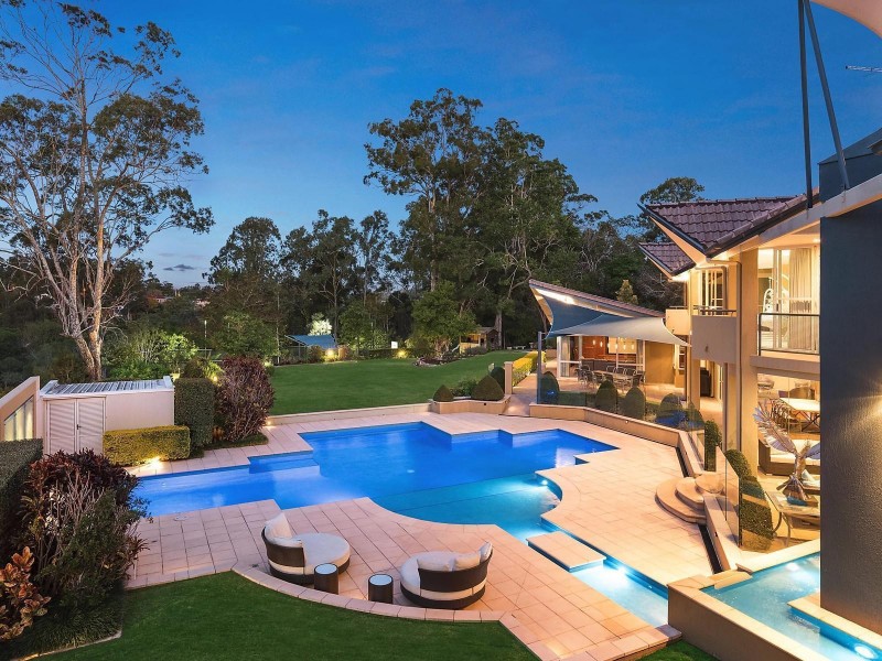 71 Tristania Road, Chapel Hill QLD 4069