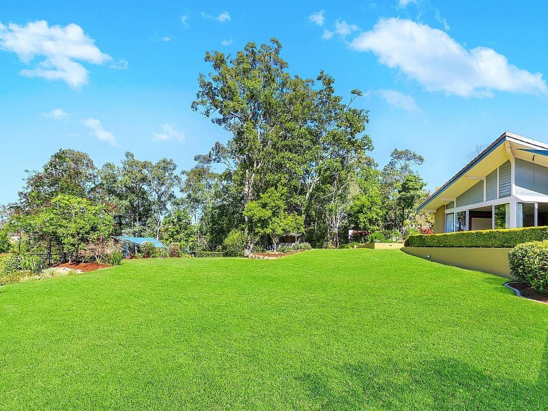 71 Tristania Road, Chapel Hill QLD 4069