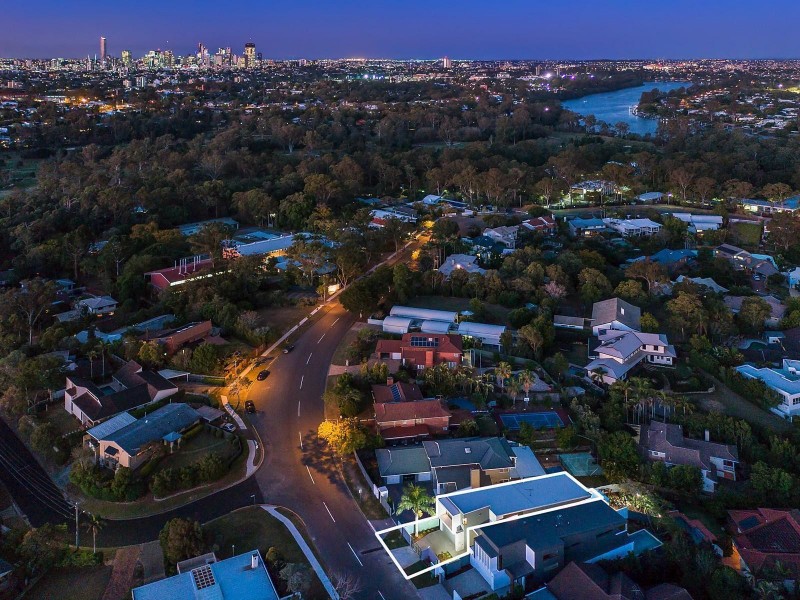 5A Meiers Road, Indooroopilly QLD 4068